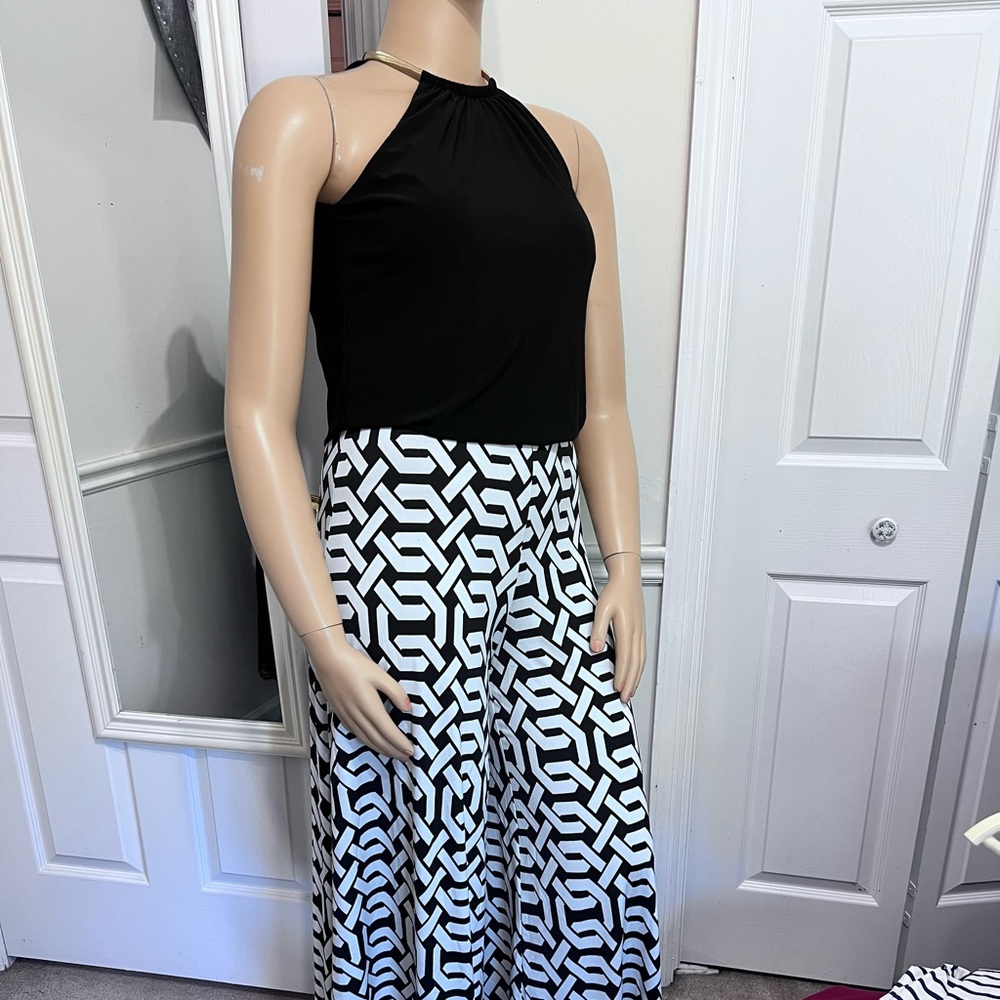NWT DRESSBARN SIZE M JUMPER ROMPER GOLD NECK CHAIN BLACK WHITE